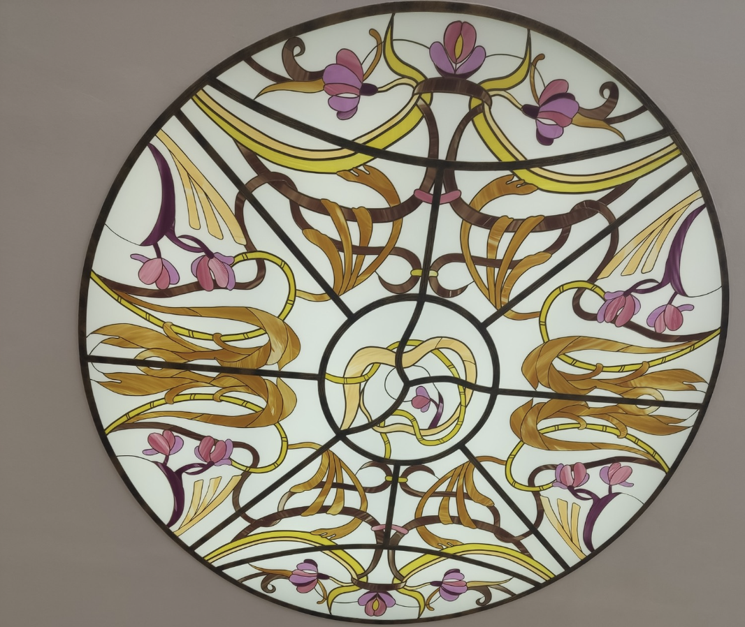 Round ceiling vitraj